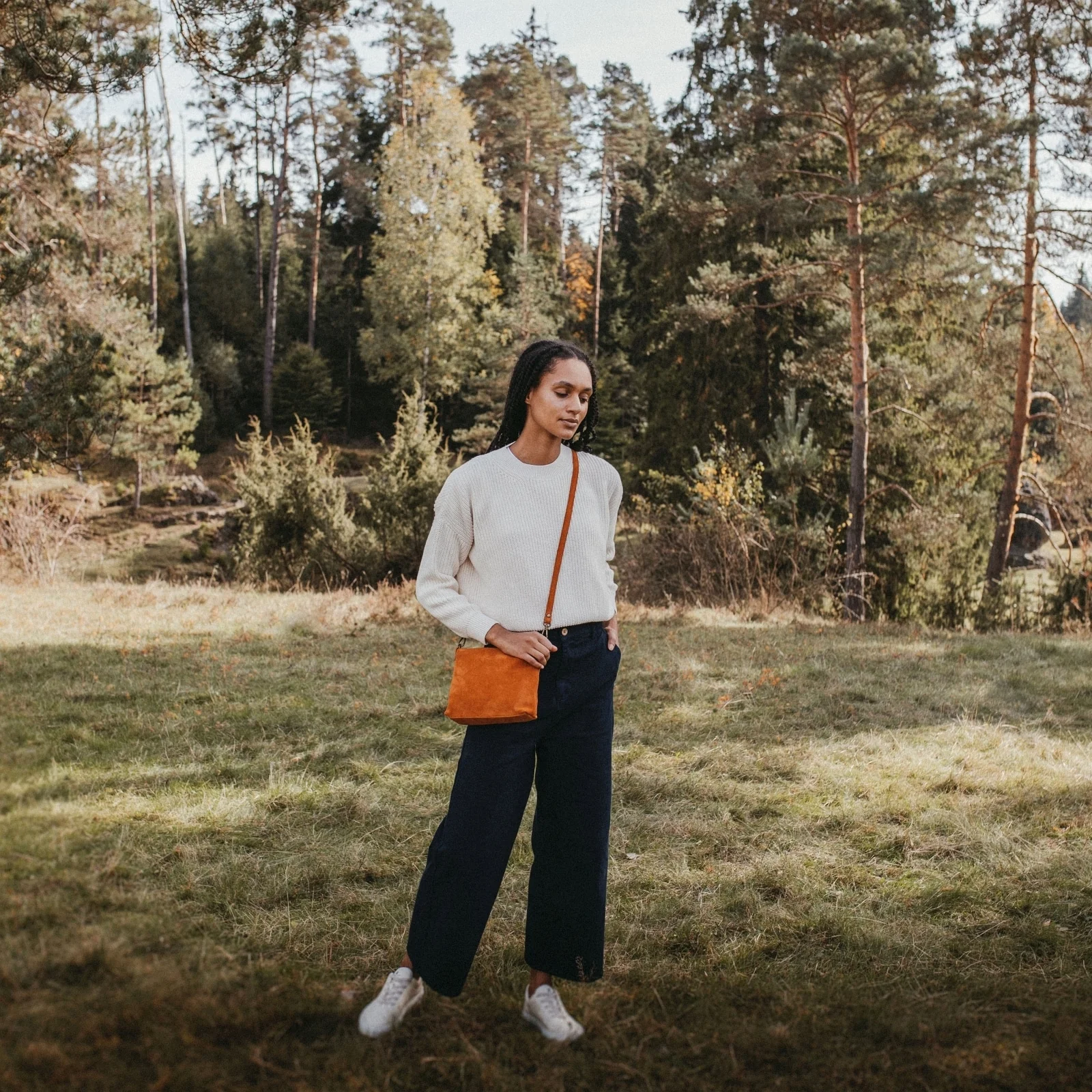 Velours Umhängetasche Calla - Image 13