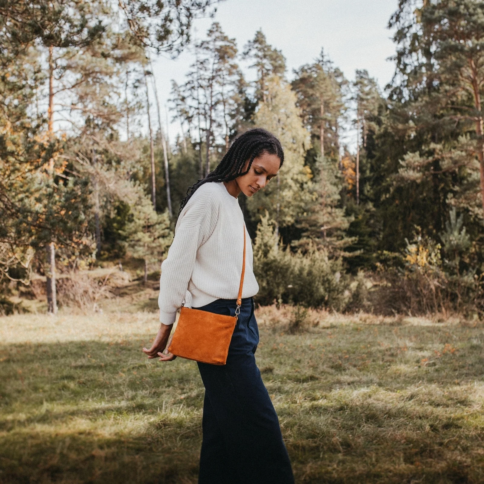 Velours Umhängetasche Calla - Image 16