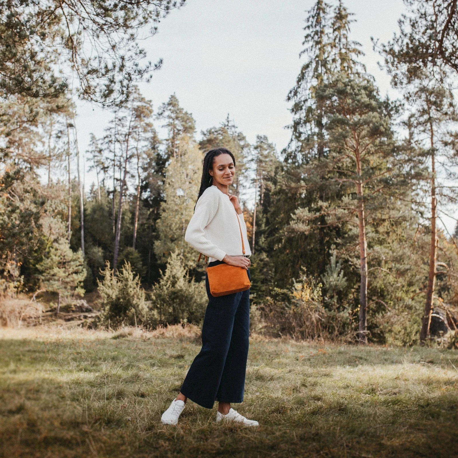 Velours Umhängetasche Calla - Image 19