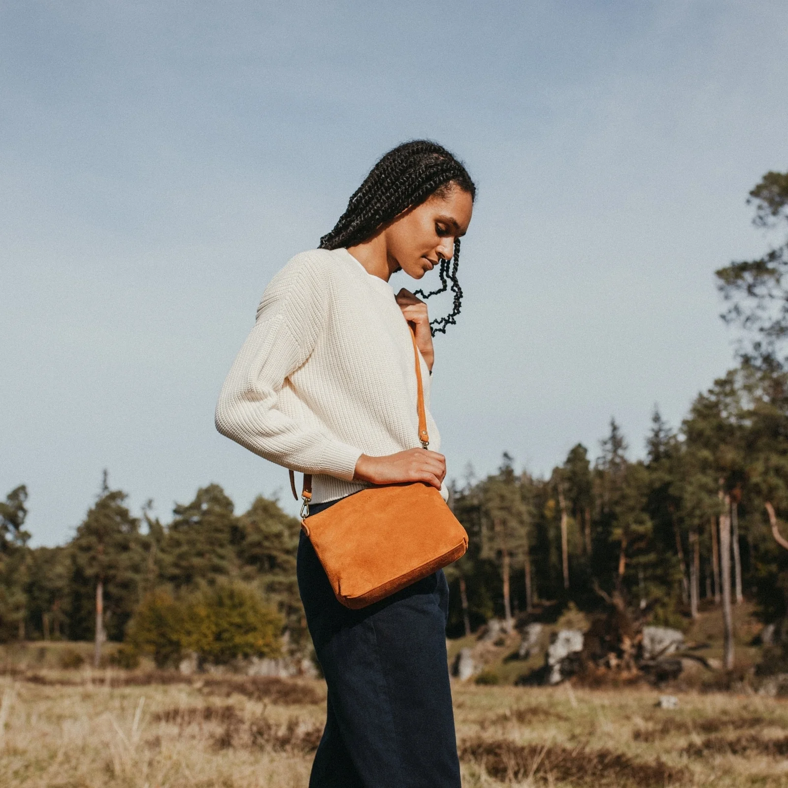 Velours Umhängetasche Calla - Image 21