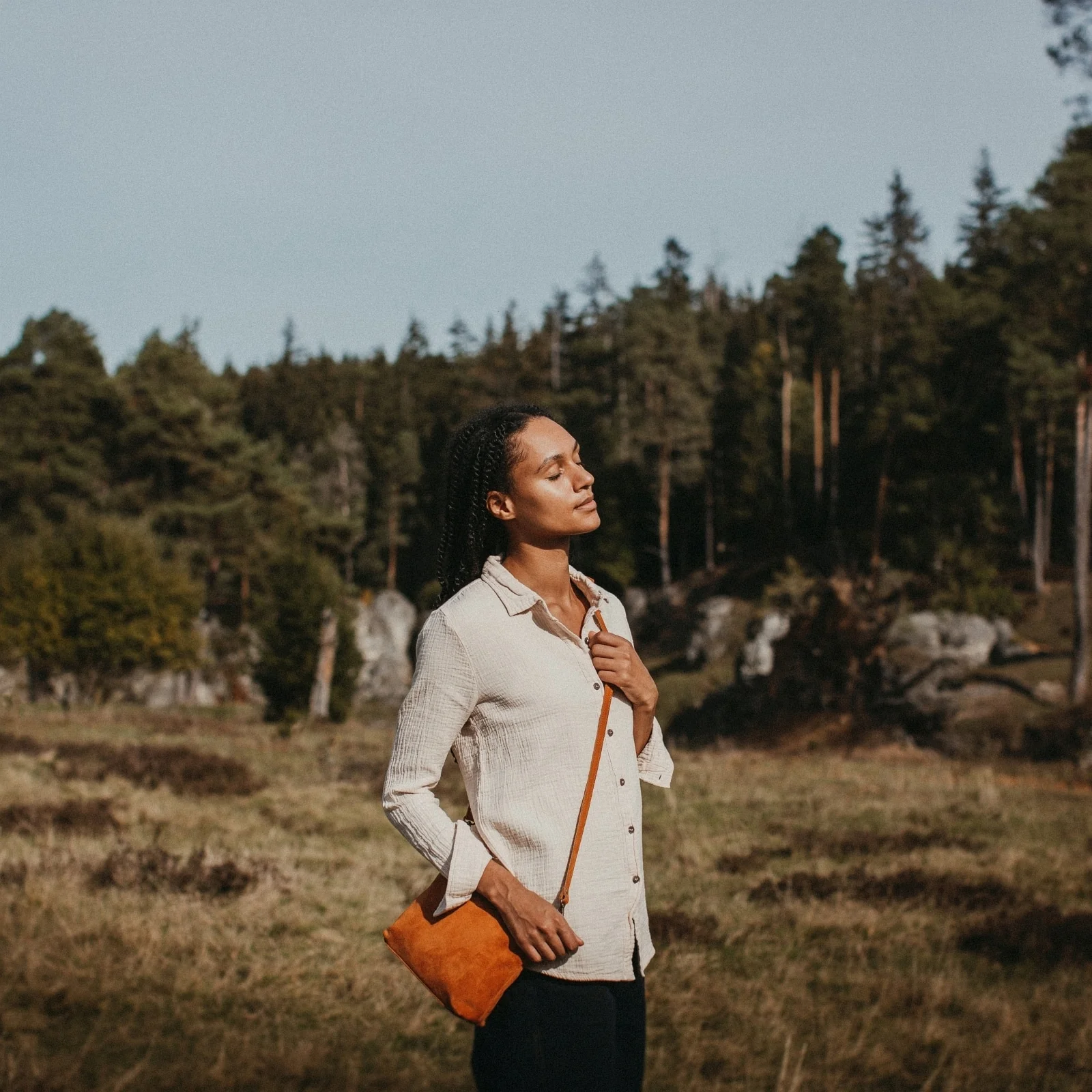 Velours Umhängetasche Calla - Image 4