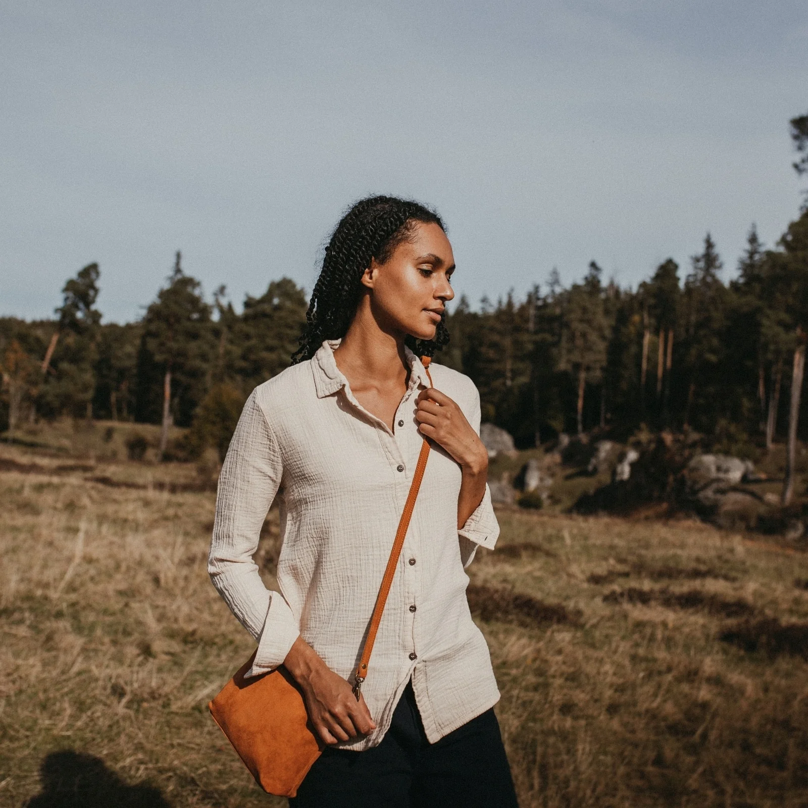 Velours Umhängetasche Calla - Image 6