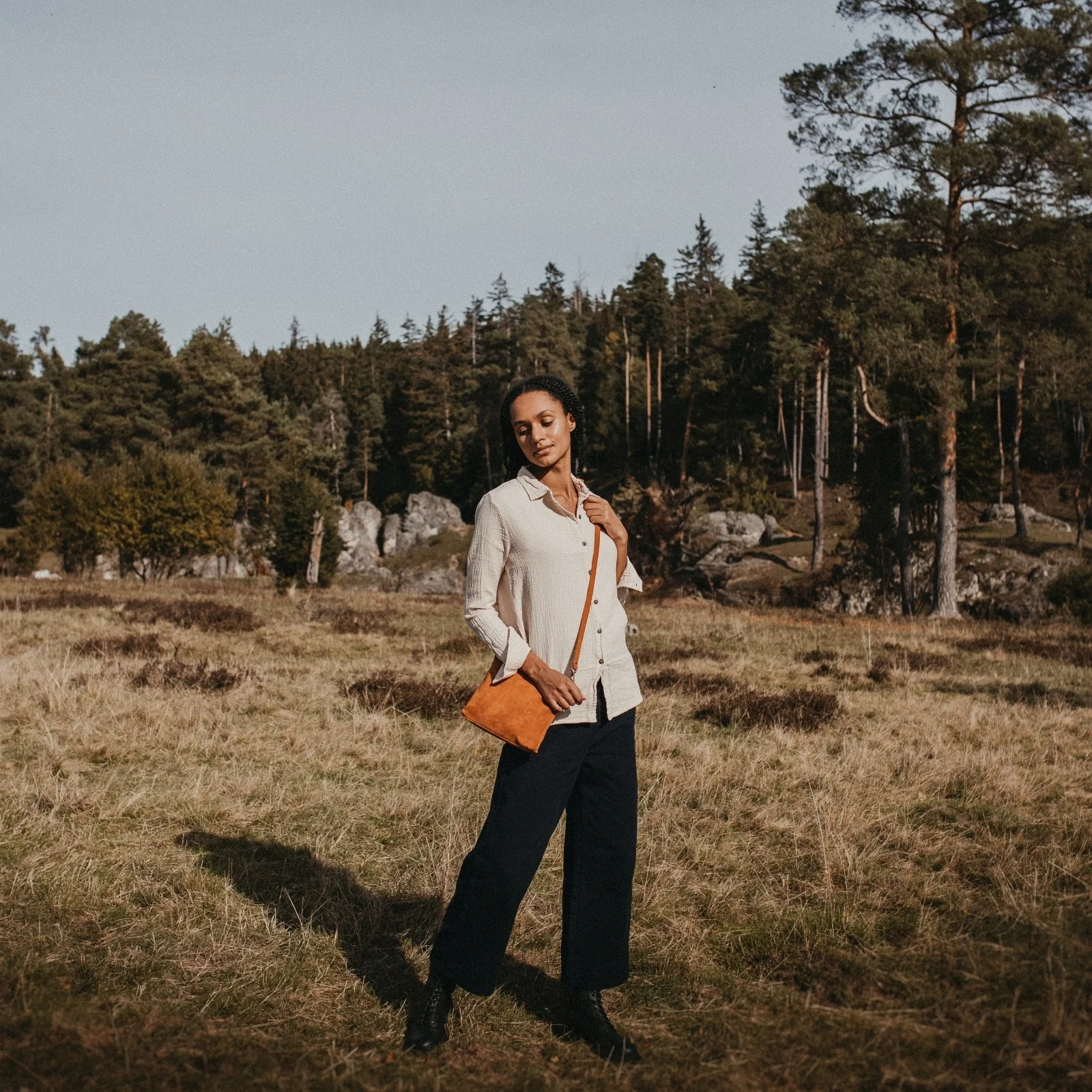 Velours Umhängetasche Calla - Image 7