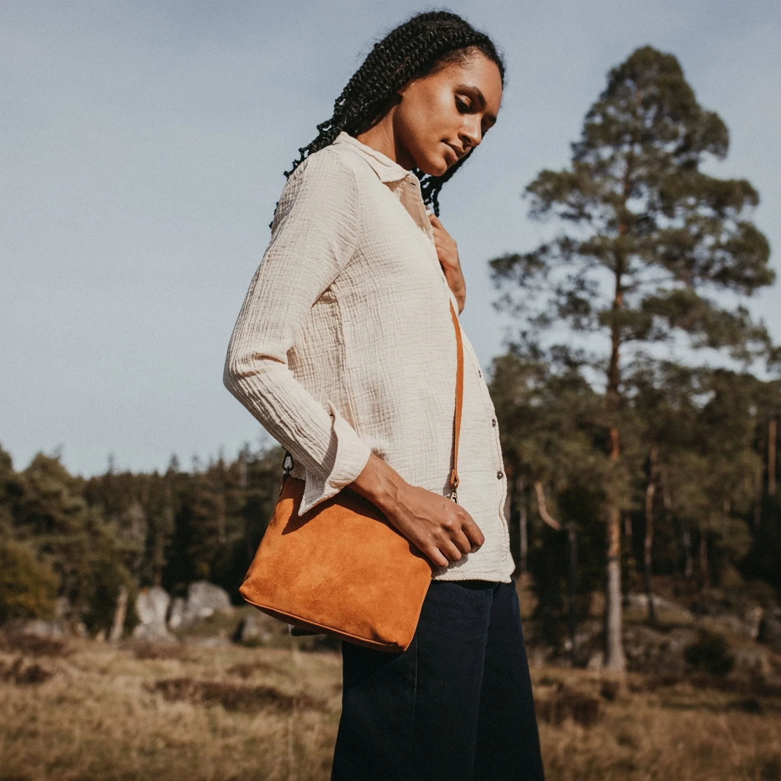 Velours Umhängetasche Calla - Image 8