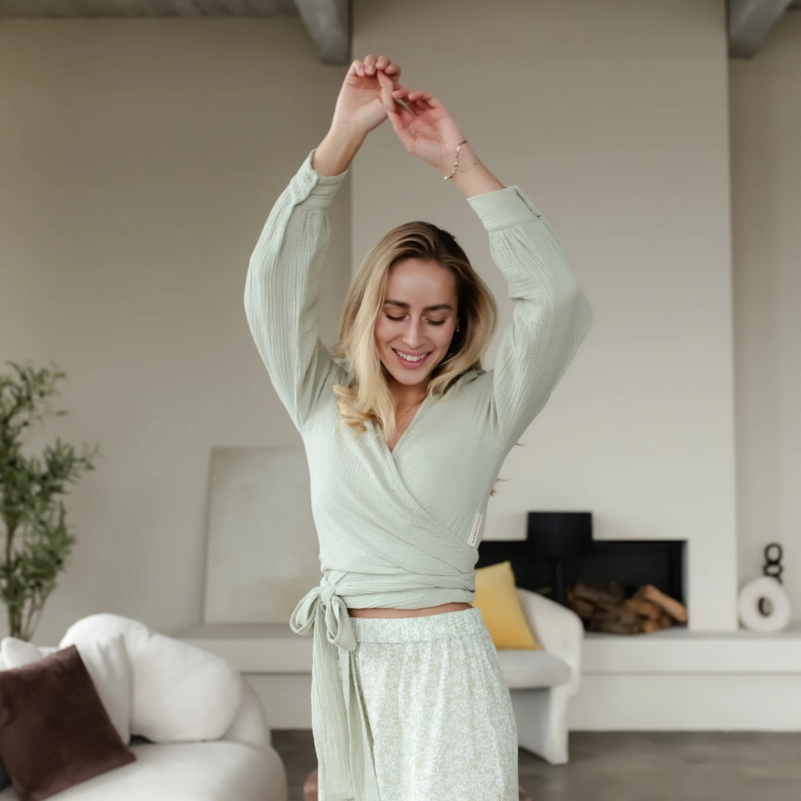 Musselin Wickelbluse Freda - Image 8