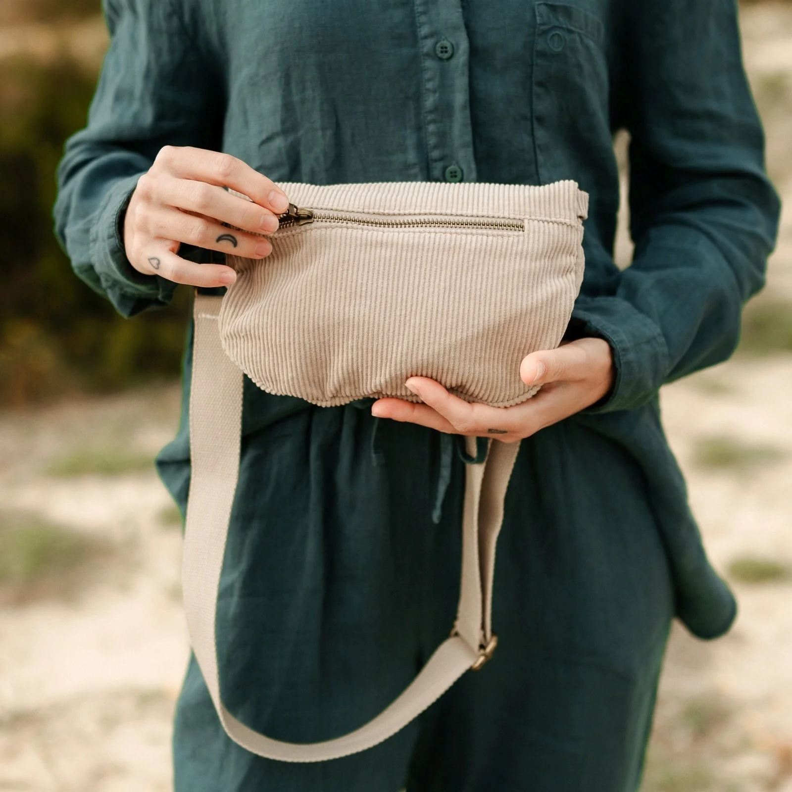 Bauchtasche Tomma Cord - Image 36