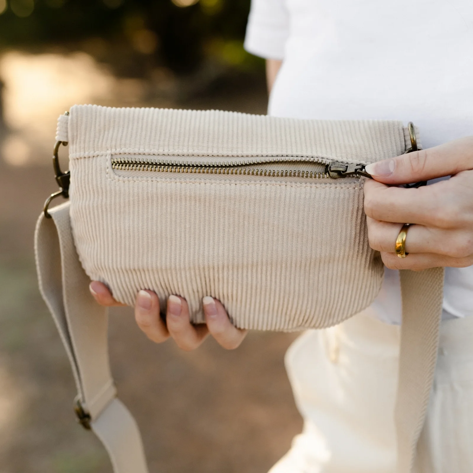 Bauchtasche Tomma Cord - Image 9